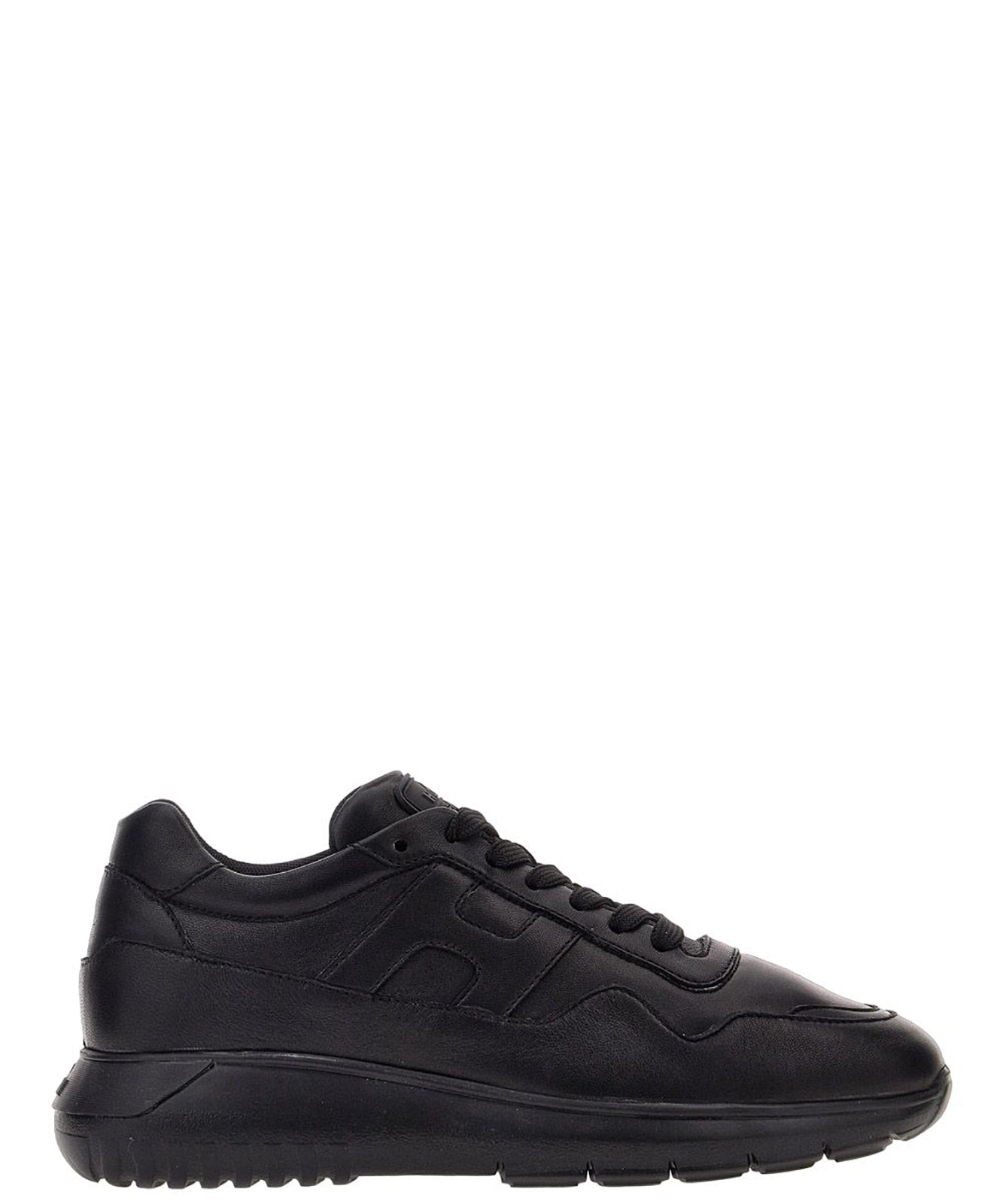 Interactive3 Lace-Up Shoes With And High-Quality Finish