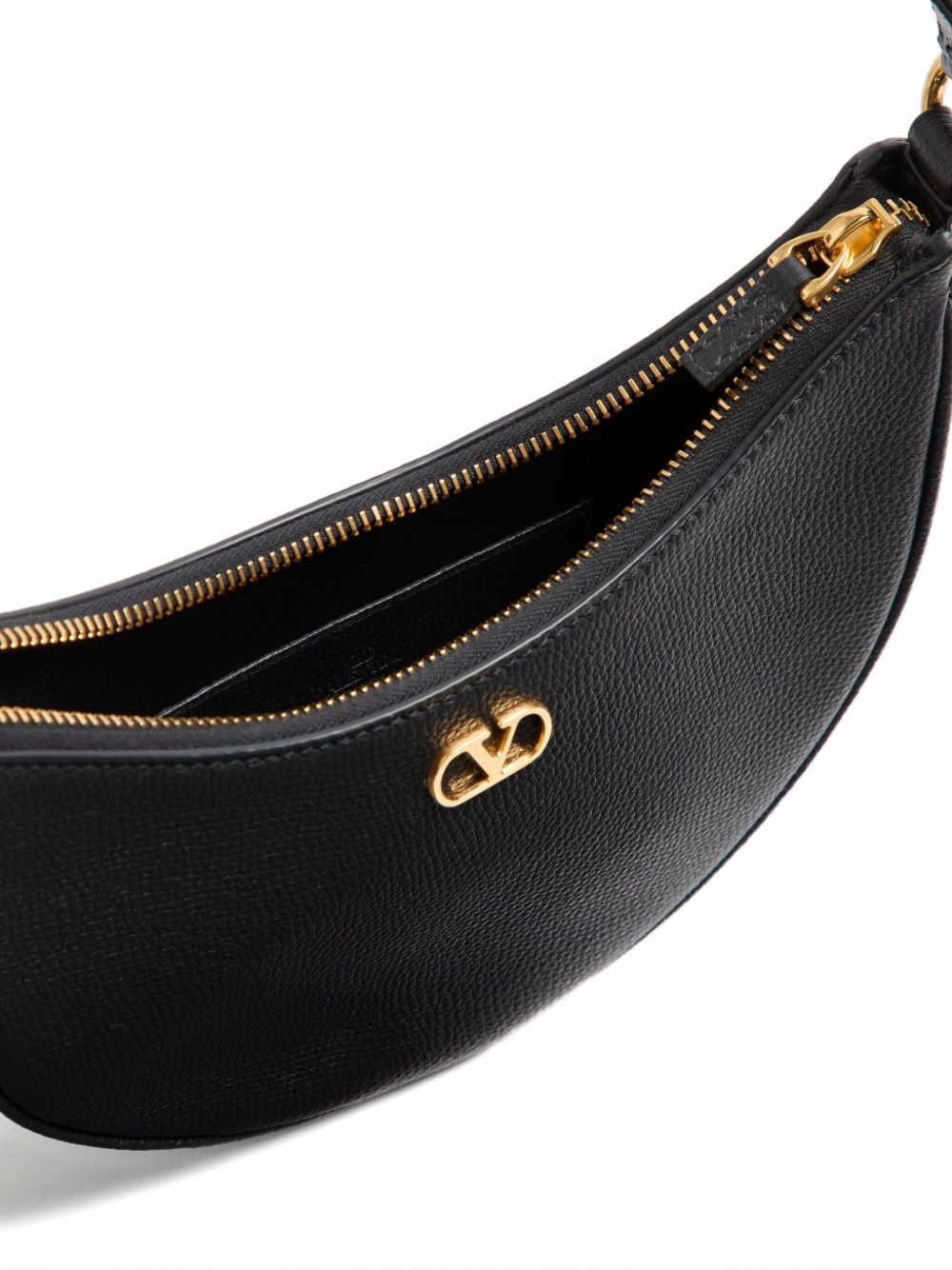Crescent-Shaped Handbag In Textured Leather