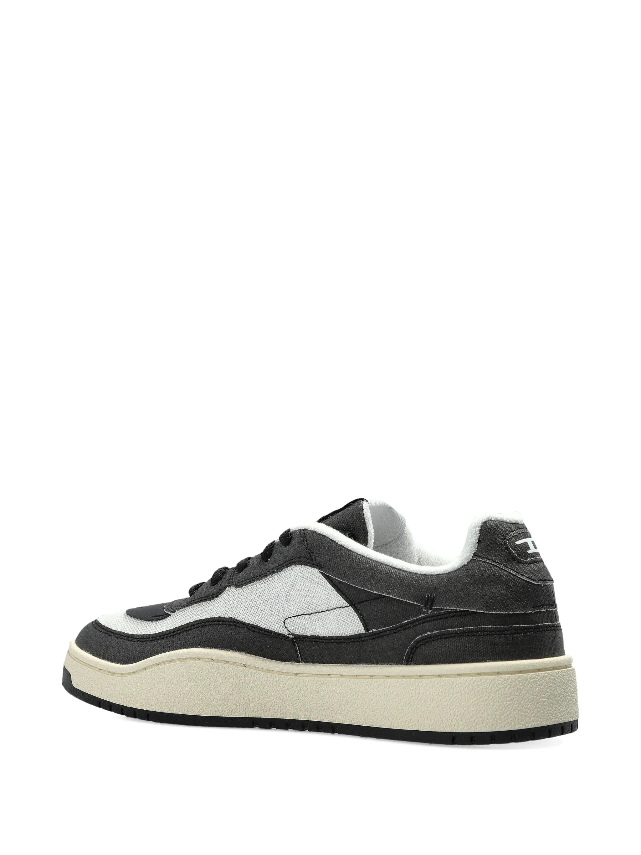 Black/White S Oval Skate Low Sneakers