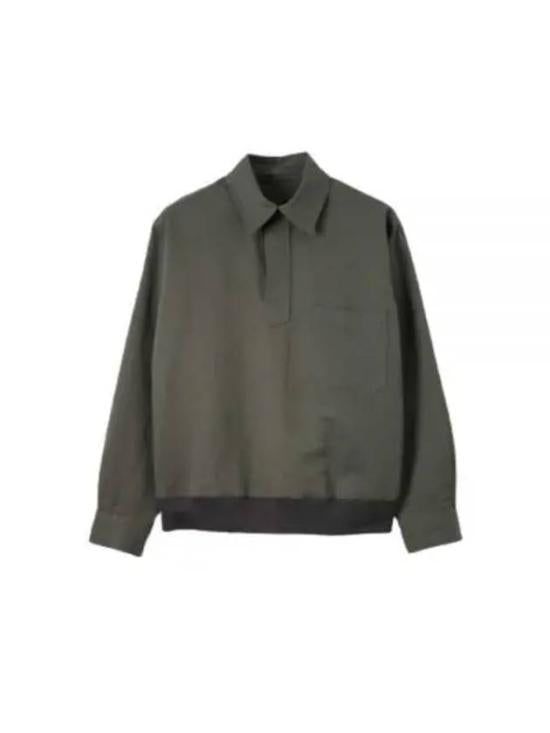 Long-Sleeve Shirt with Classic Collar and Relaxed Fit
