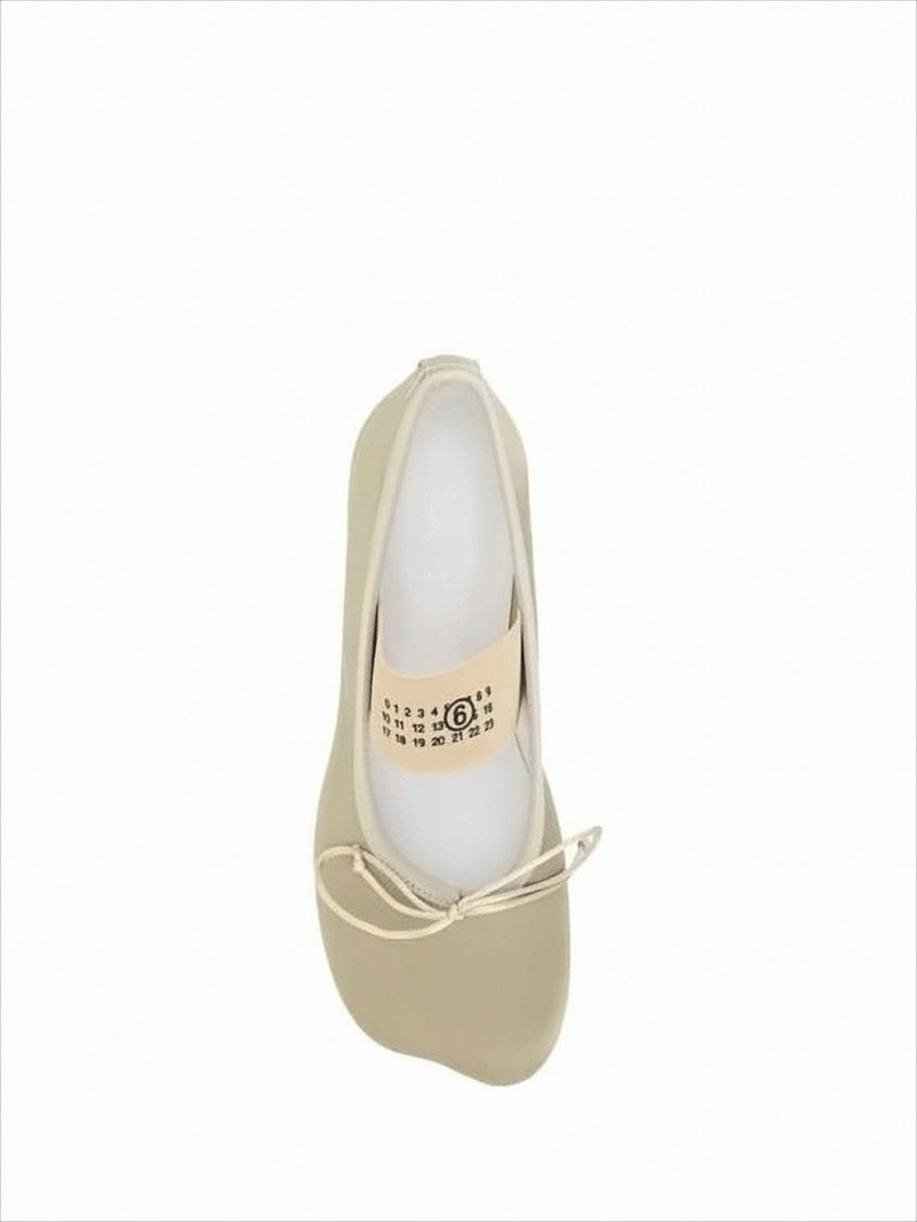 Minimalist Flats with Rounded Toe and Bow Detail