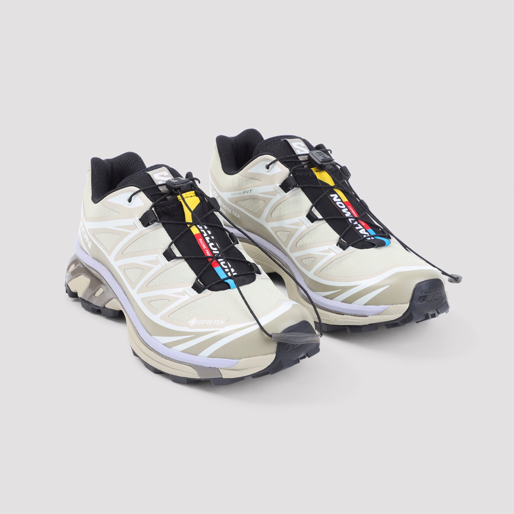 Streamlined Black Sneakers with Quick-Lace System