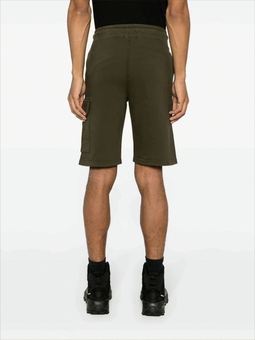 Relaxed Fit Cargo Shorts With Distinctive Lens Detail