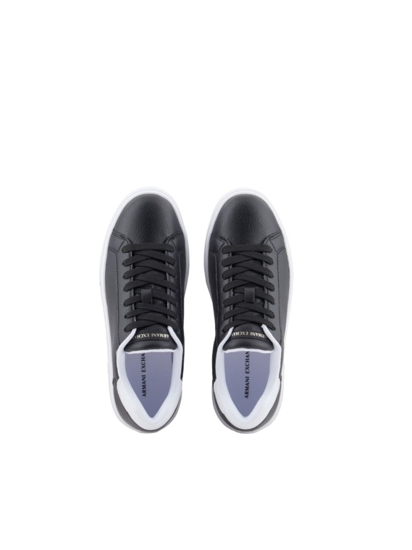 Białe sneakersy ze skóry