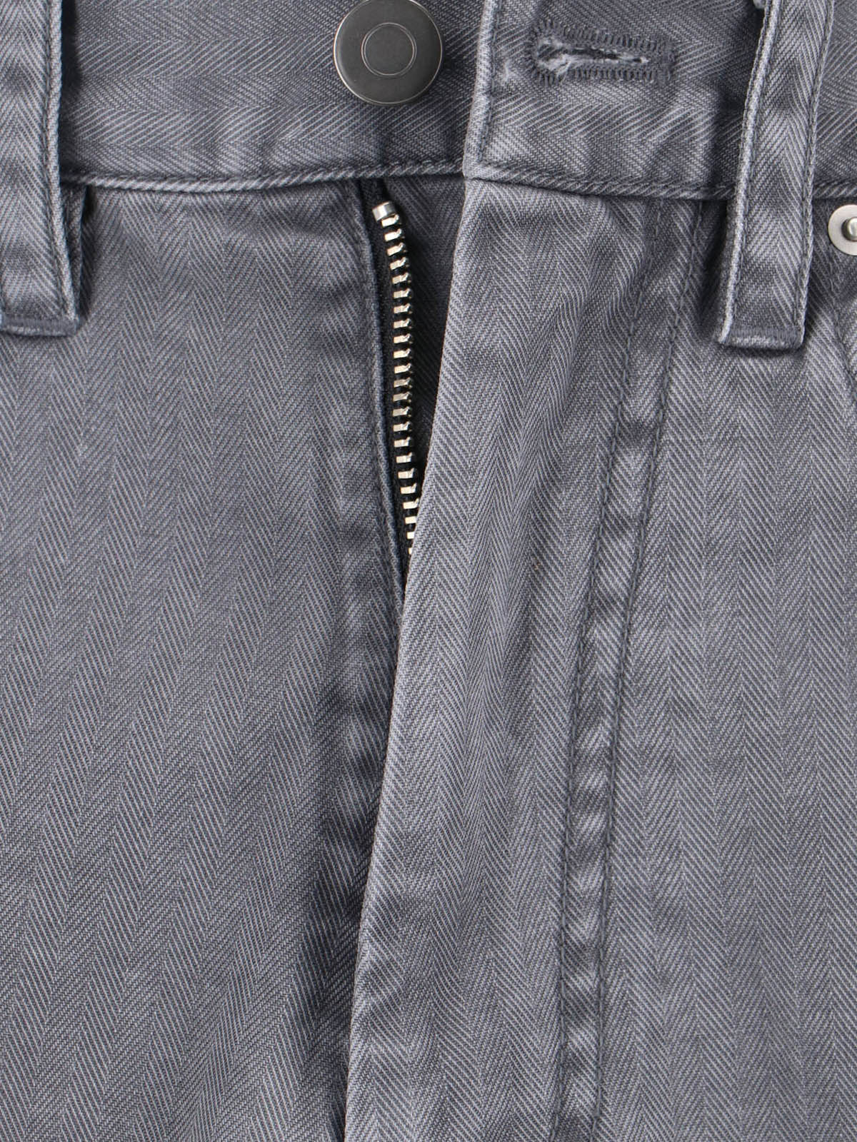 Straight-Leg Cargo Shorts And Zip Fly Closure