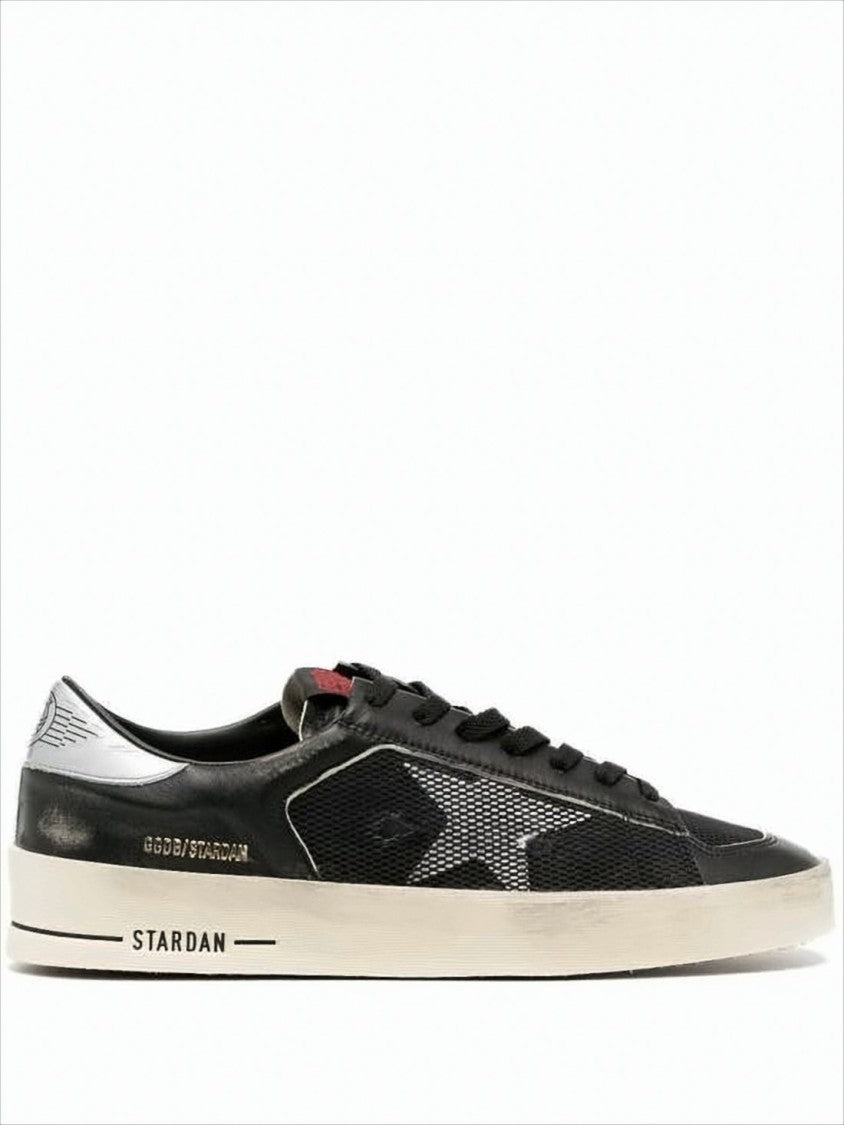 Low-Top Sneakers with Distinctive Star Design