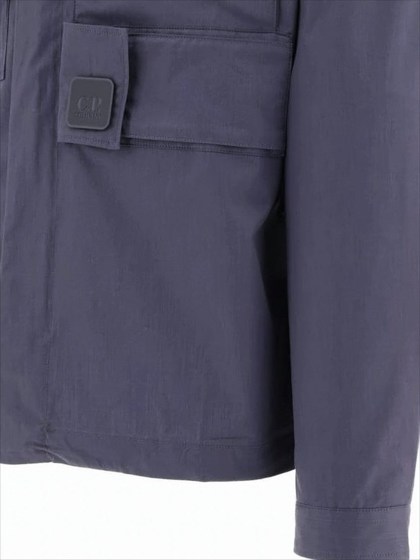 Boxy Silhouette Utility Jacket With Classic Collar And Vented Yoke