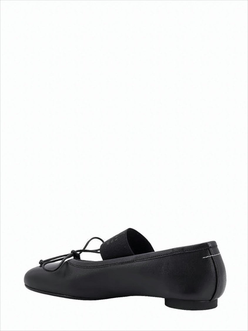 Flat Shoes with Rounded Toe
