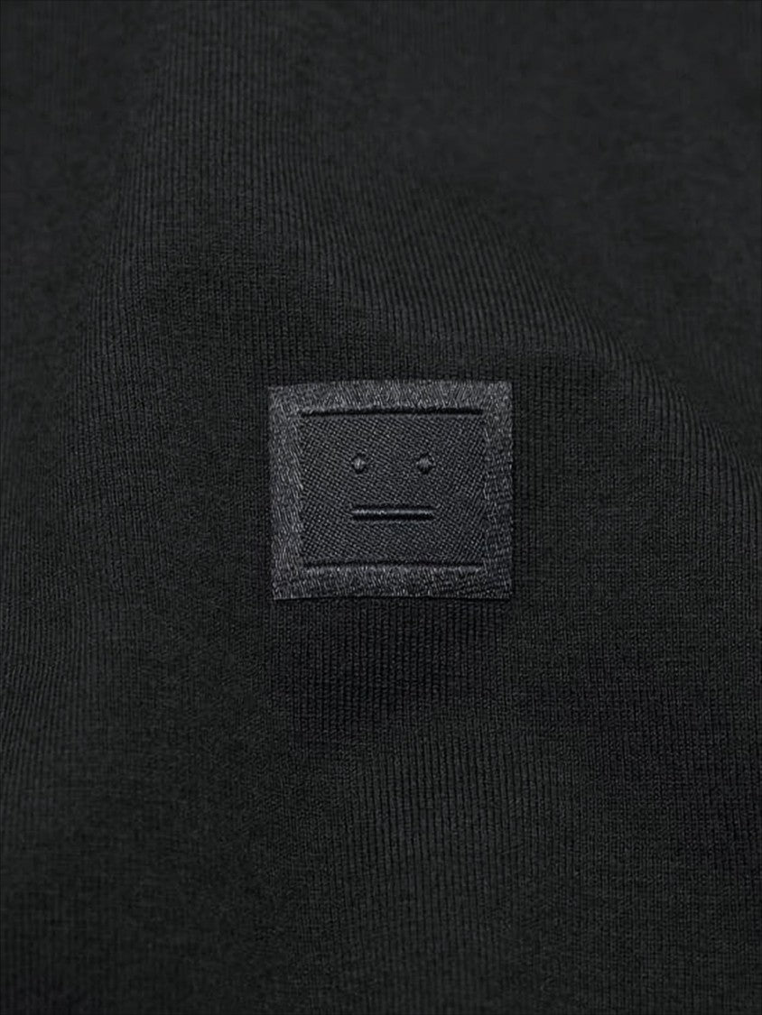 Short-Sleeved T-Shirt with Minimalistic Face Design