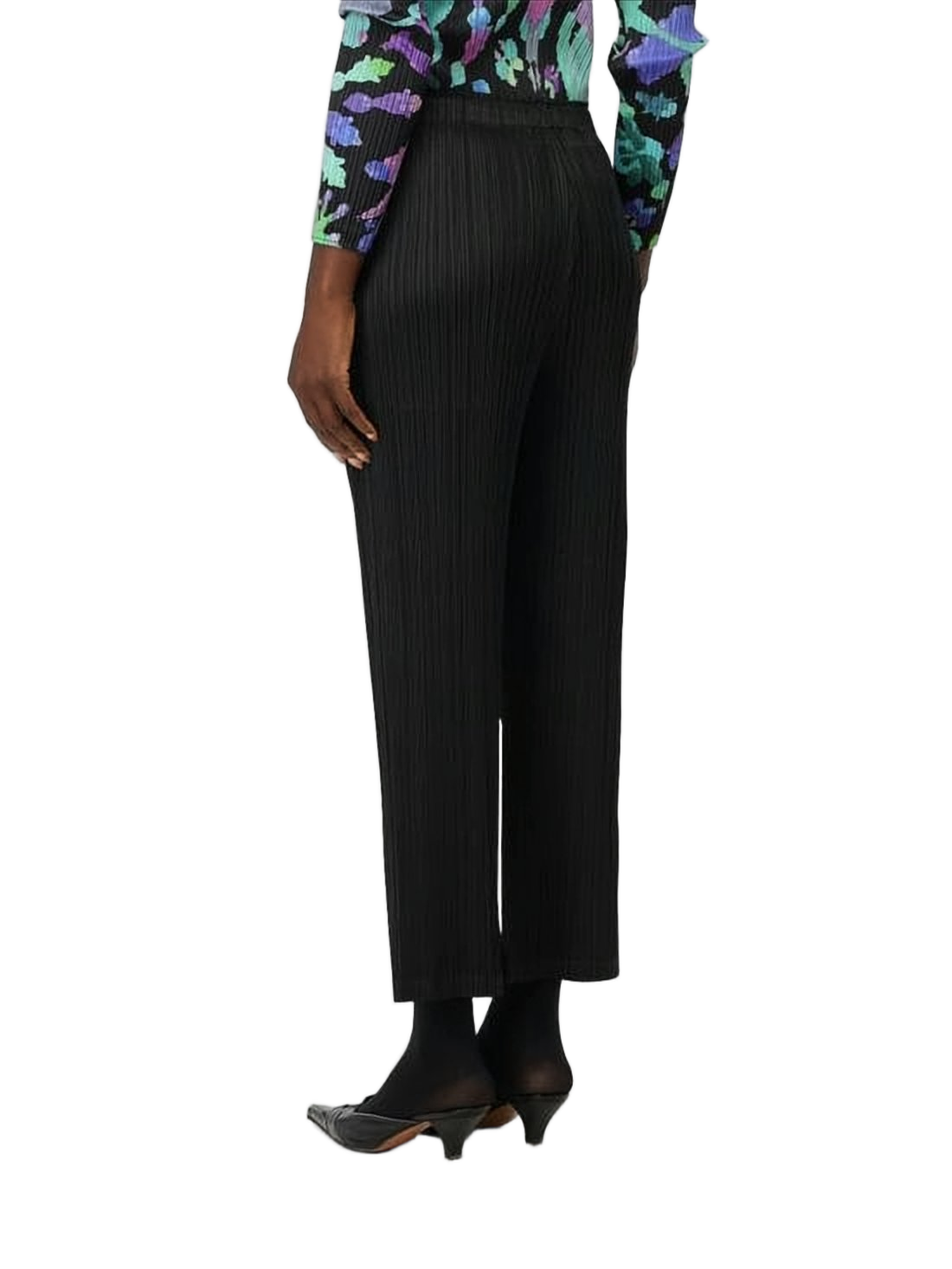 Cropped Black Pleated Pants with Elastic Waistband