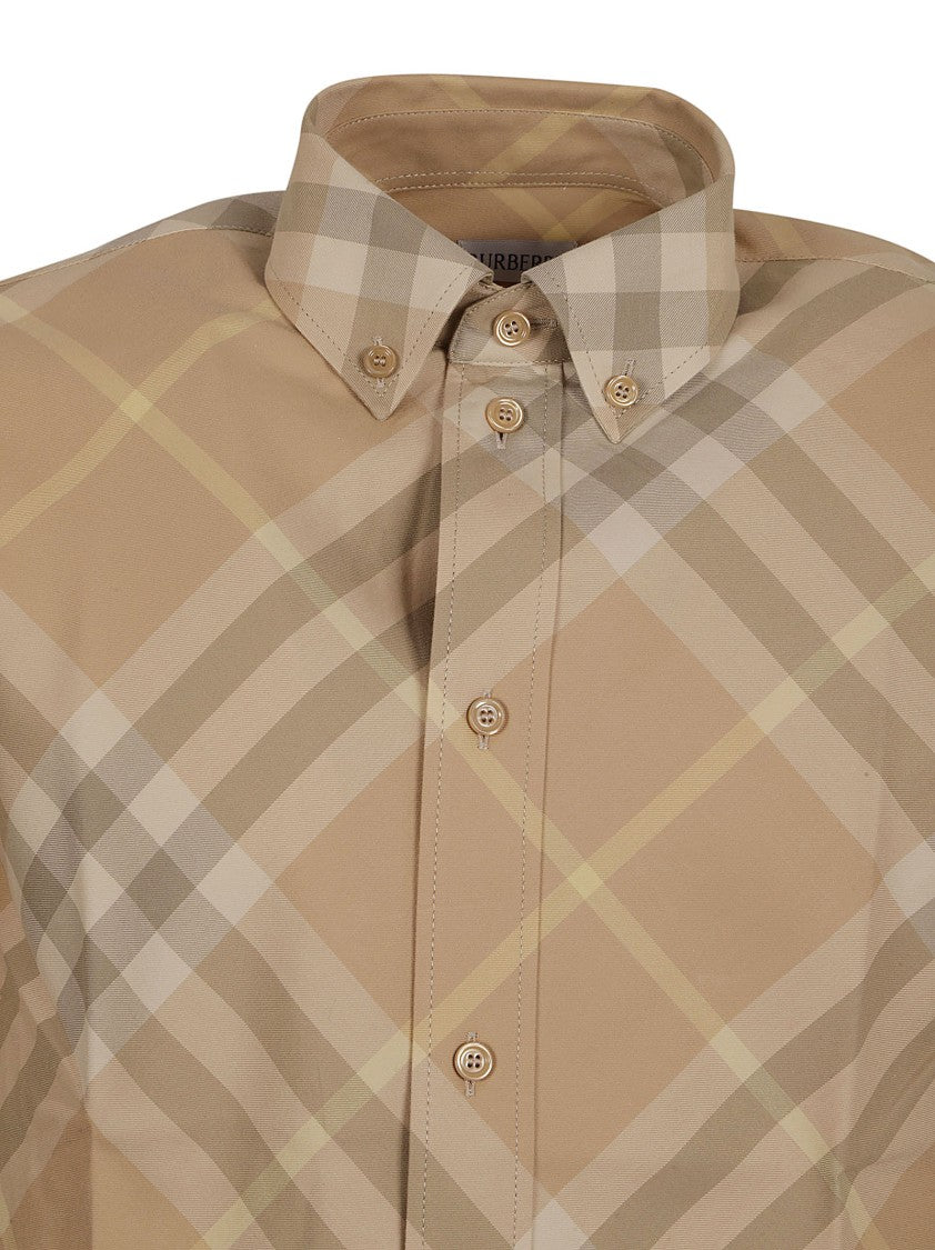 Koszula w kratę z kołnierzykiem button-down o dopasowanym kroju