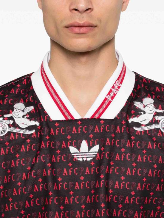 Long-Sleeve Training Shirt With Bold Graphic Design