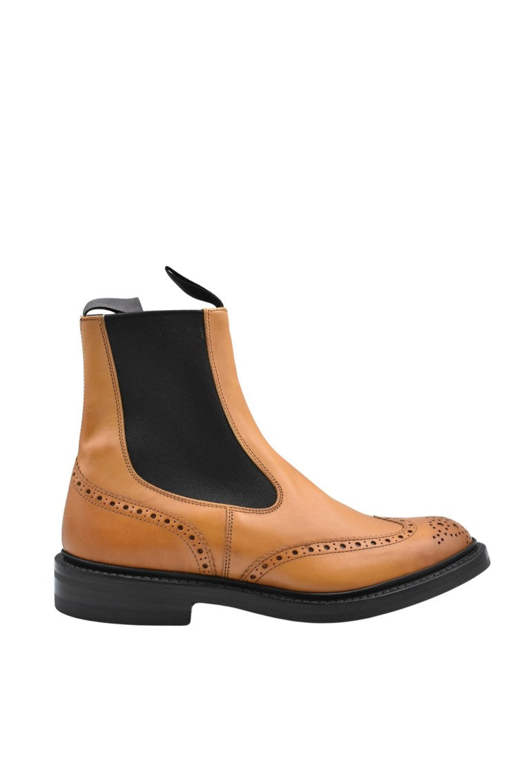 Laced Boots With Brogue Detailing