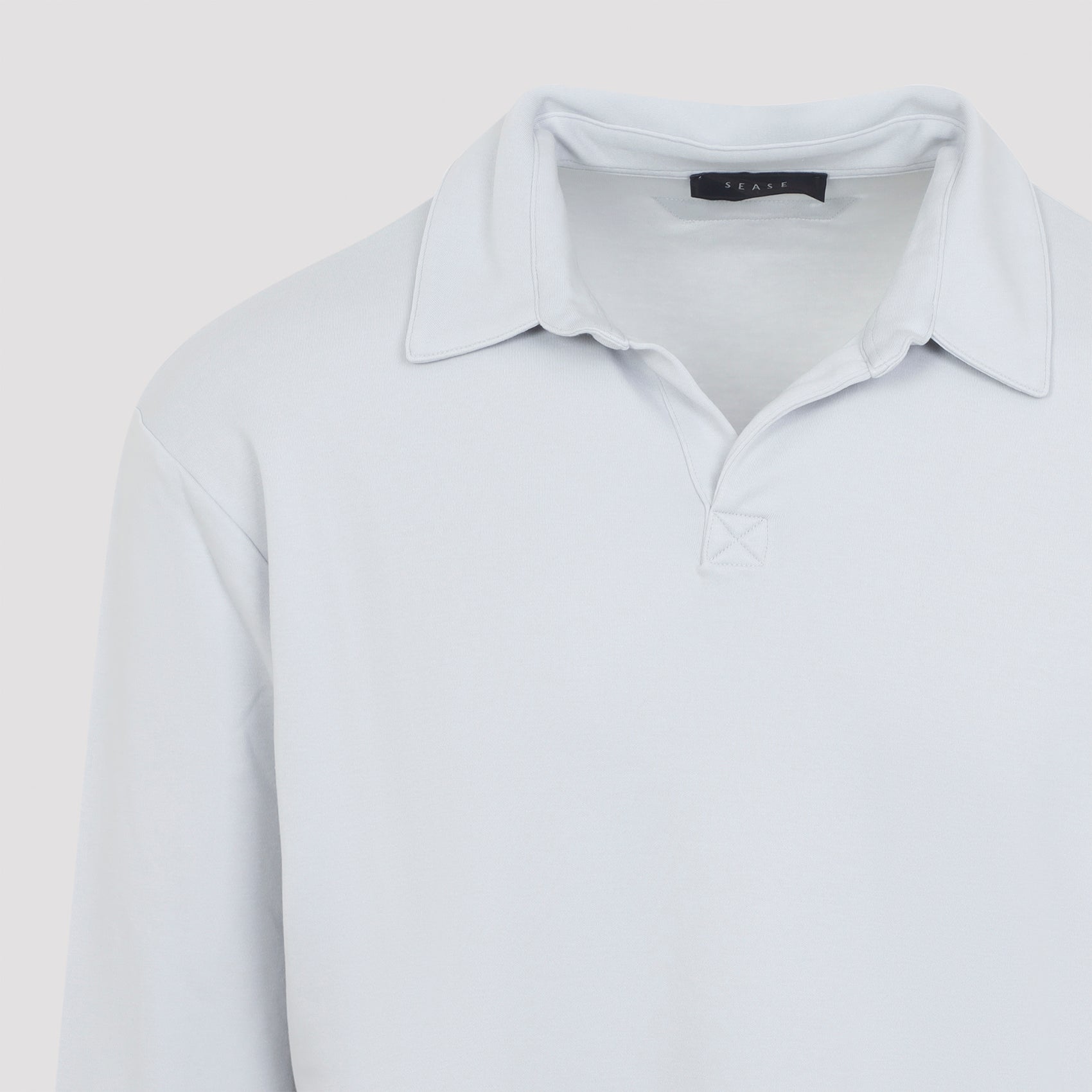 Minimalist Long-Sleeve Shirt with Classic Collar