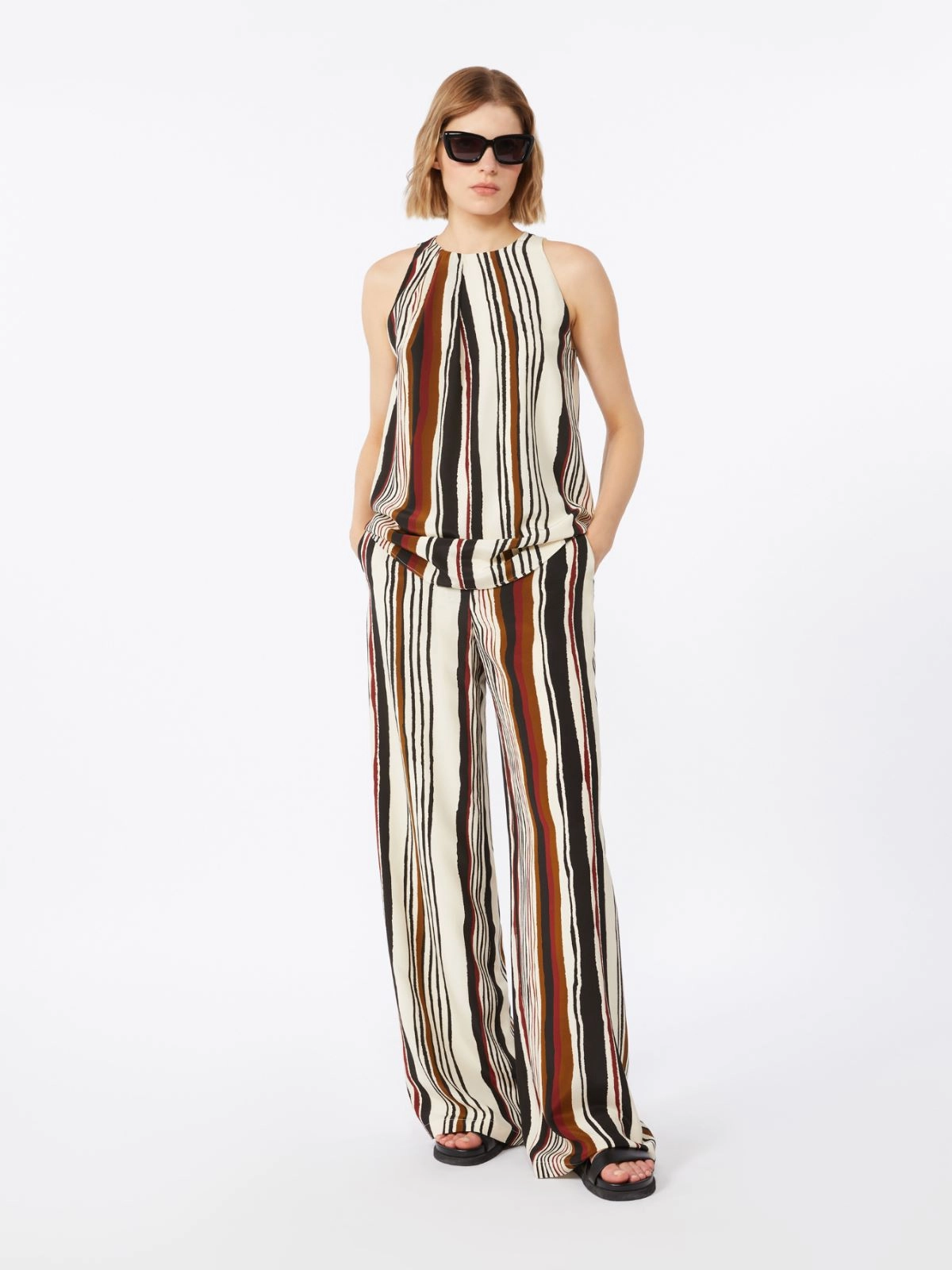 Relaxed Fit Sleeveless Top with Abstract Stripe Design