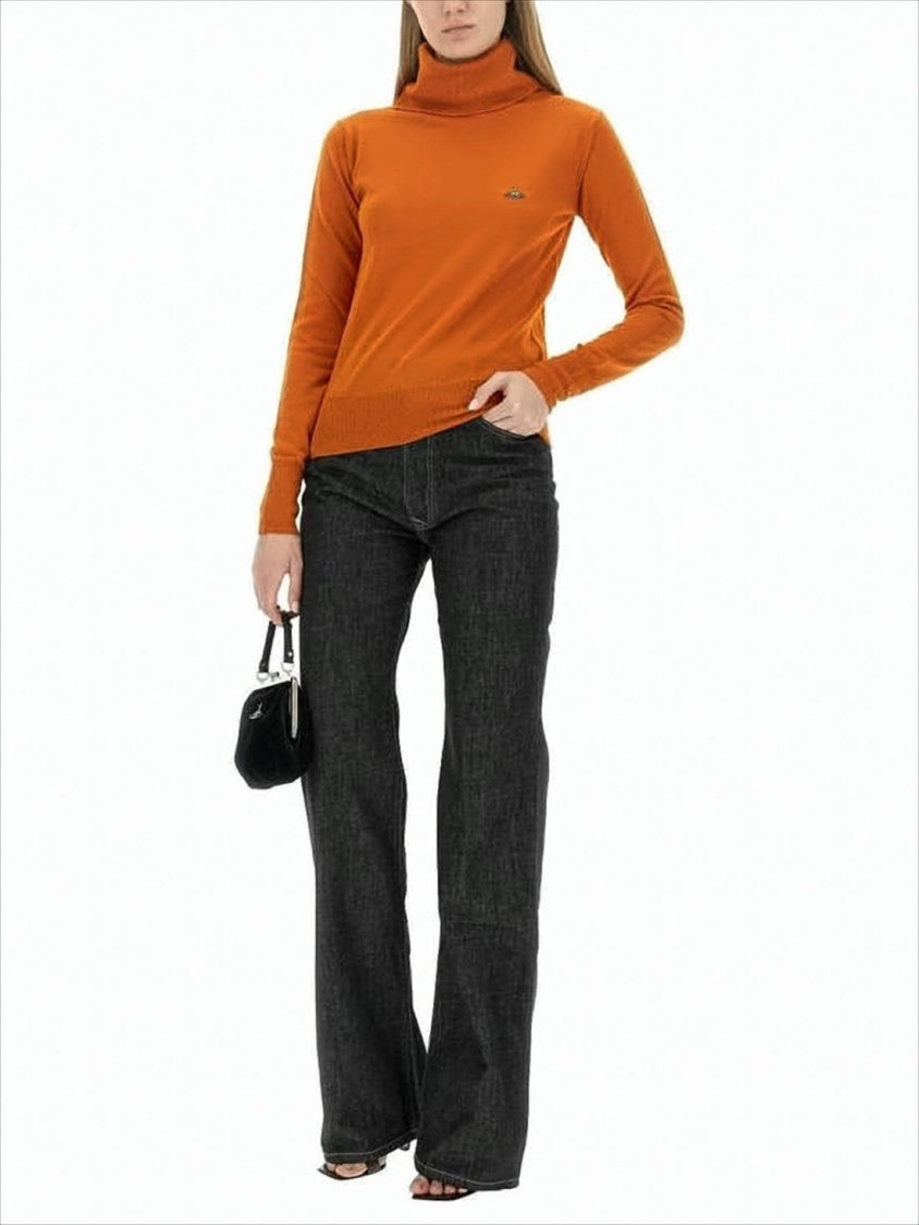 Fitted Turtleneck Sweater with Ribbed Detailing