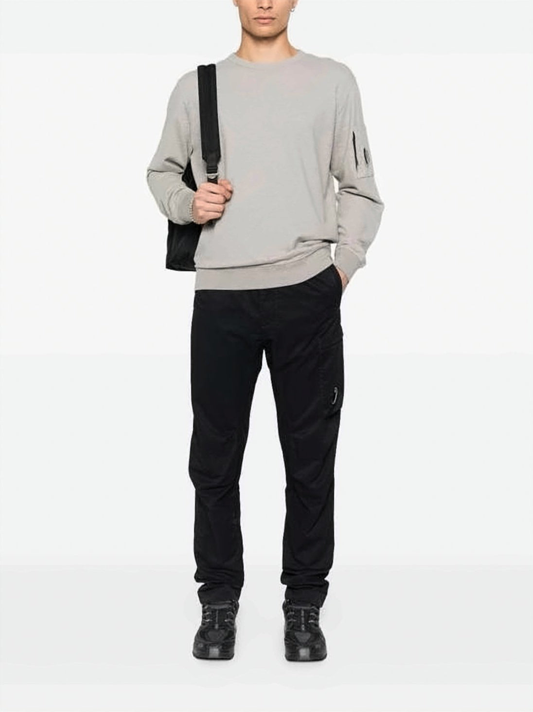 Casual Crewneck Sweatshirt with Distinctive Branding Patch