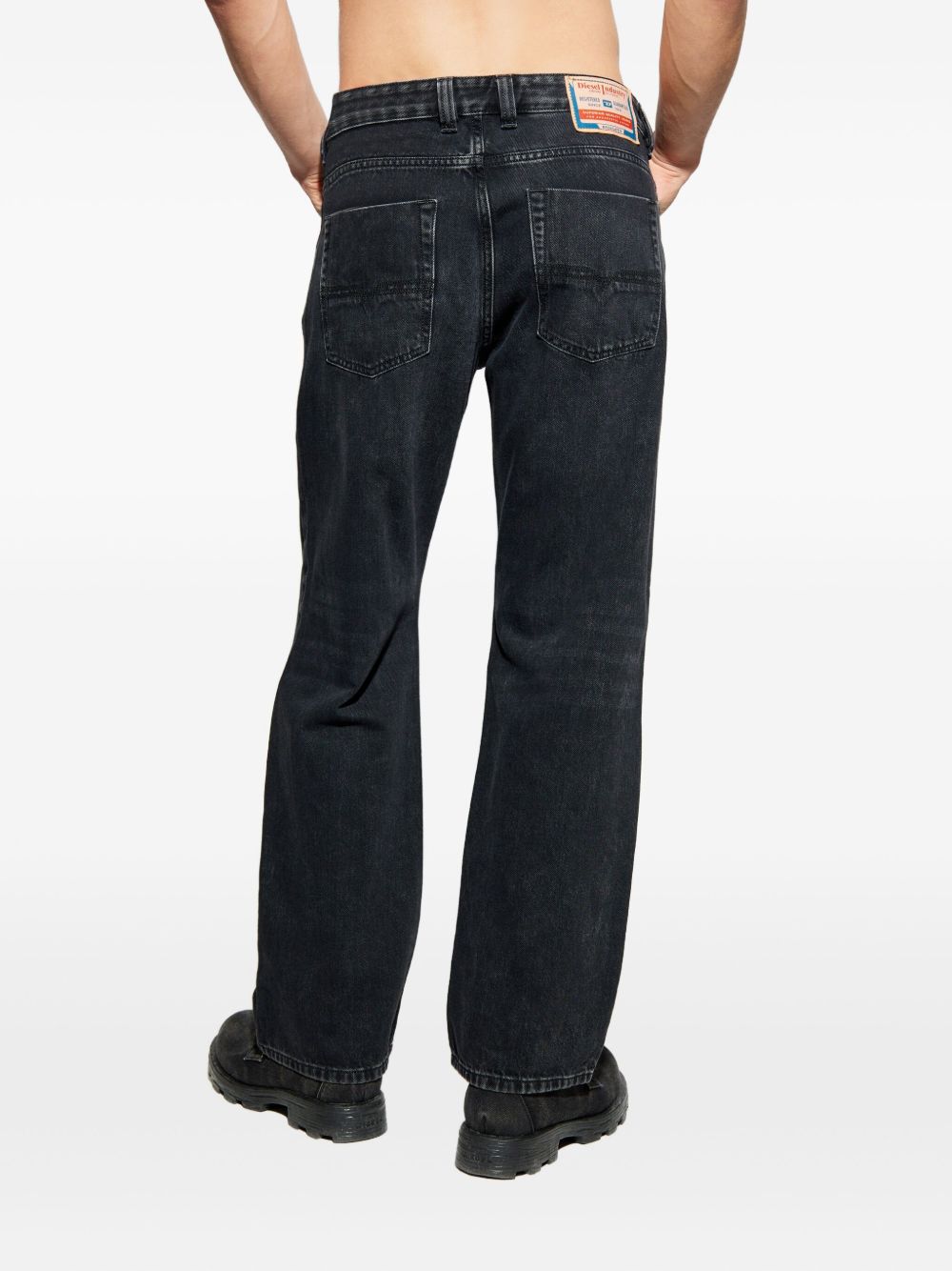 Relaxed Fit Black Jeans