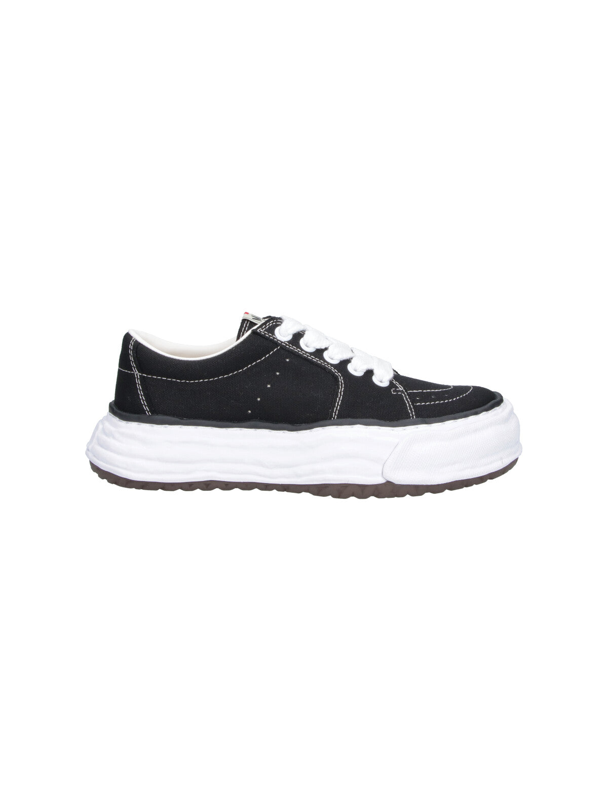 Black Eric Contrasting Stitching Low-Top Sneakers