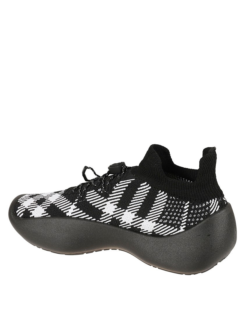 Knitted Upper Sneakers With Sock-Like Collar
