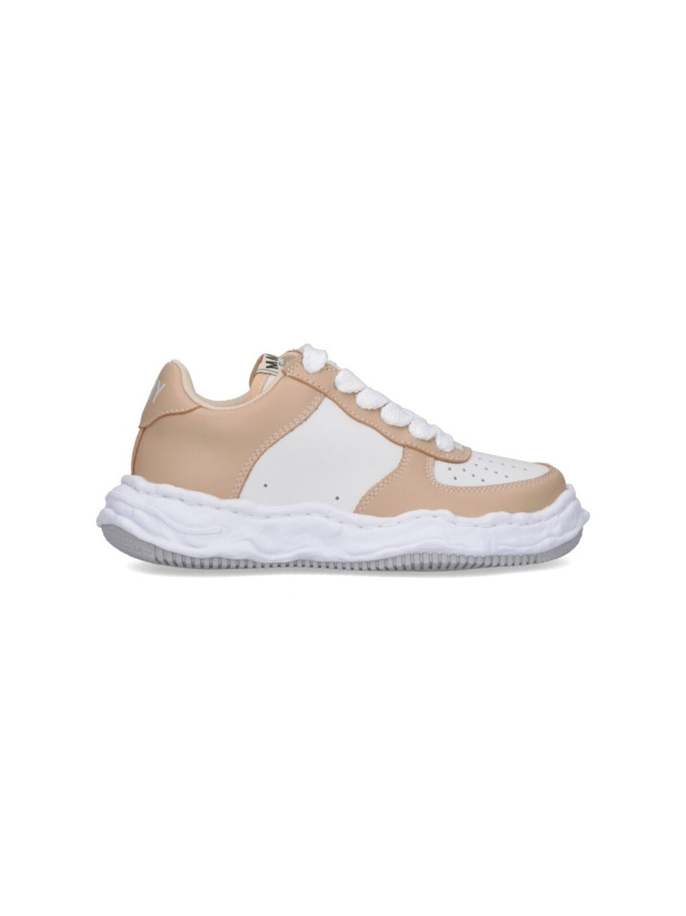 Low-Top Sneakers With Rounded Toe And Textured Sole