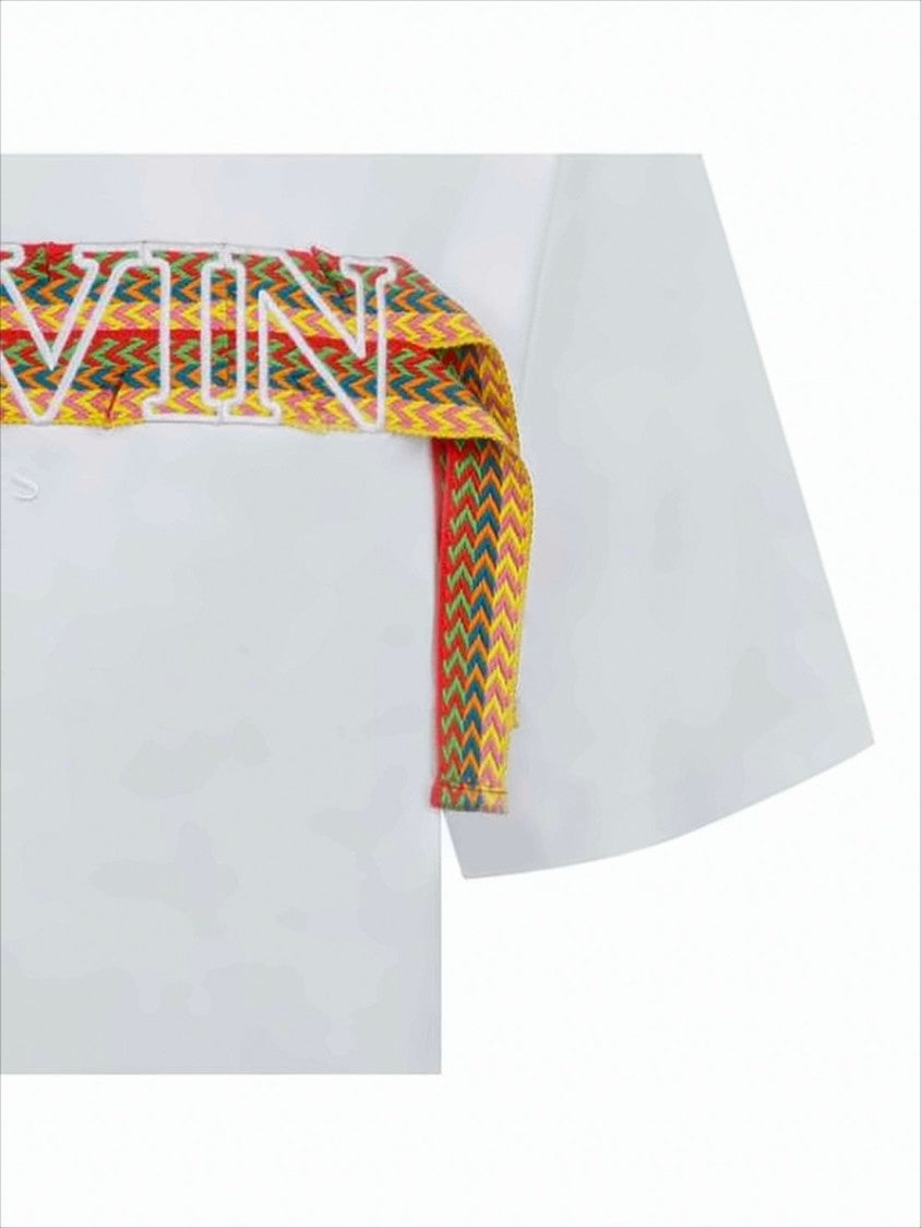 Short-Sleeved T-Shirt with Bold Graphic Design