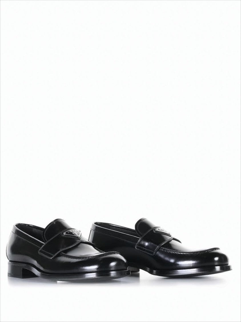 Polished Black Leather Loafers With Minimalist Design