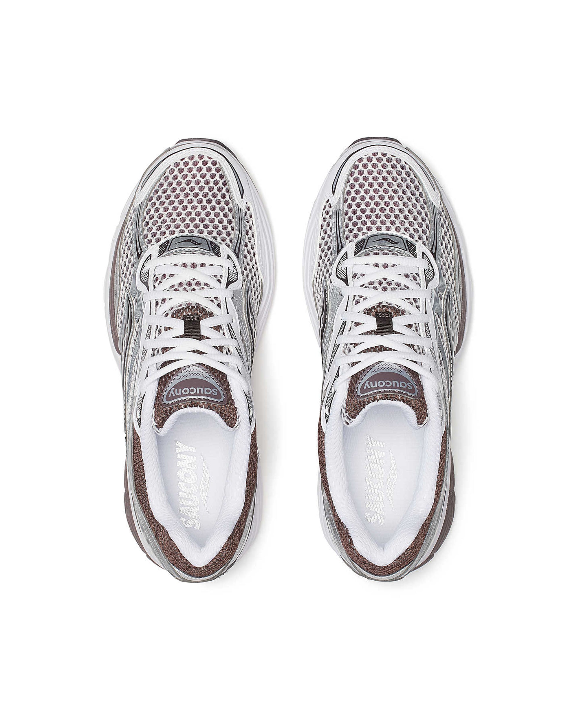 Progrid Omni 9 Sneakers In White And Brown