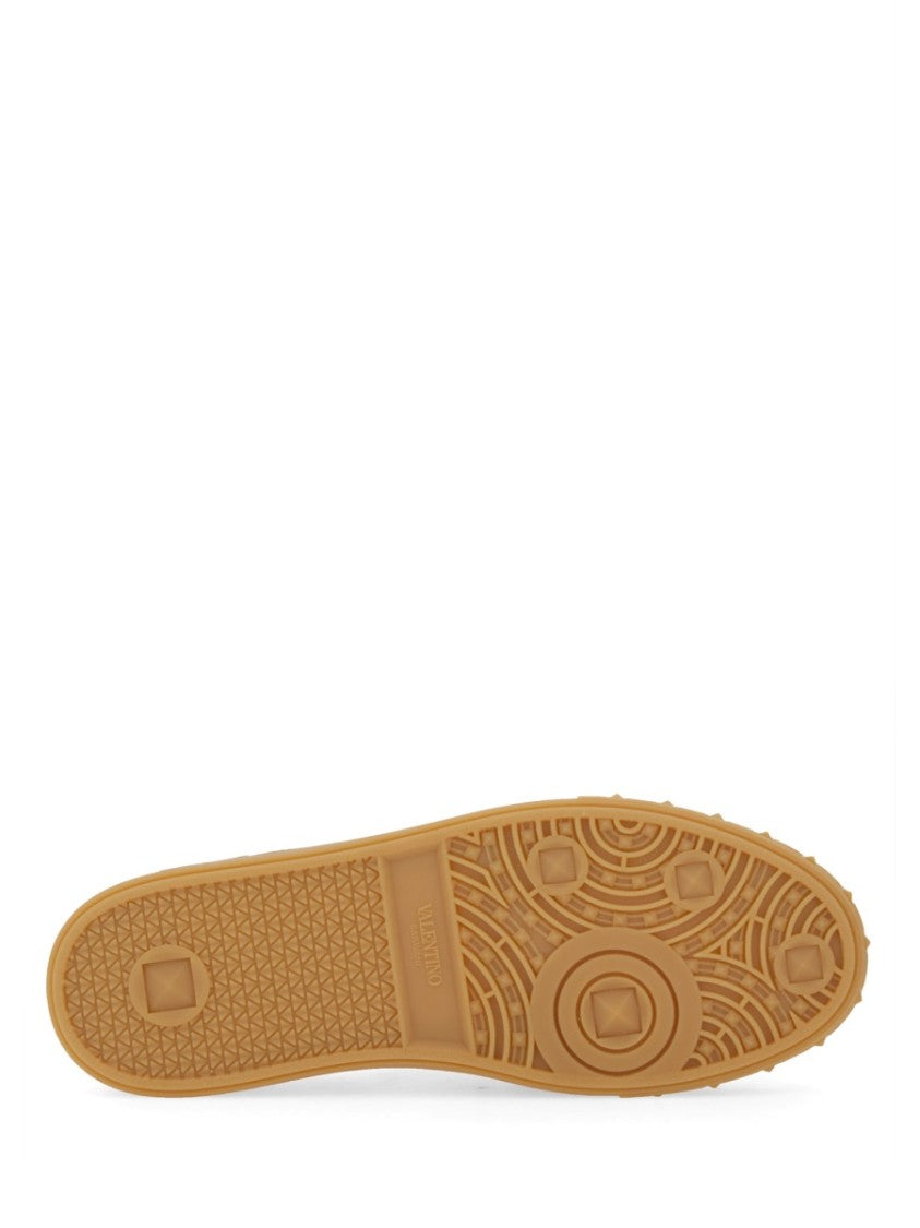 Low Top Upvillage Sneaker
