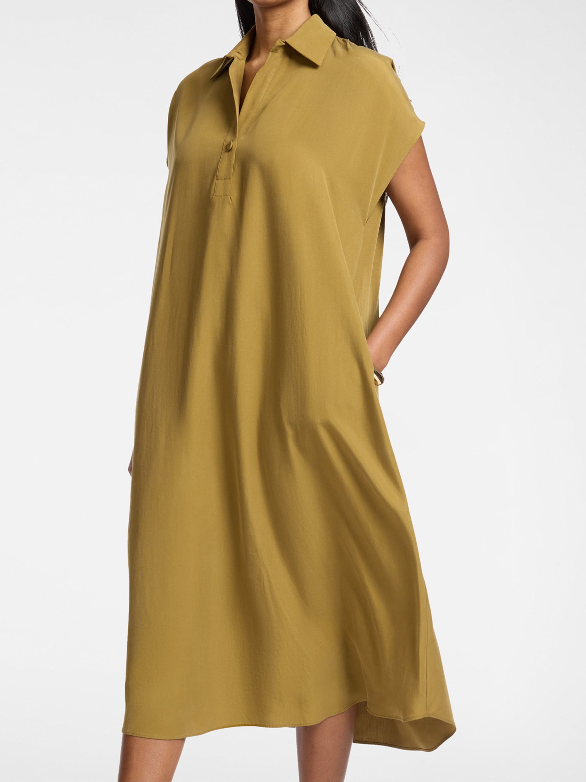Flowing Midi Classic Collar Relaxed Dress