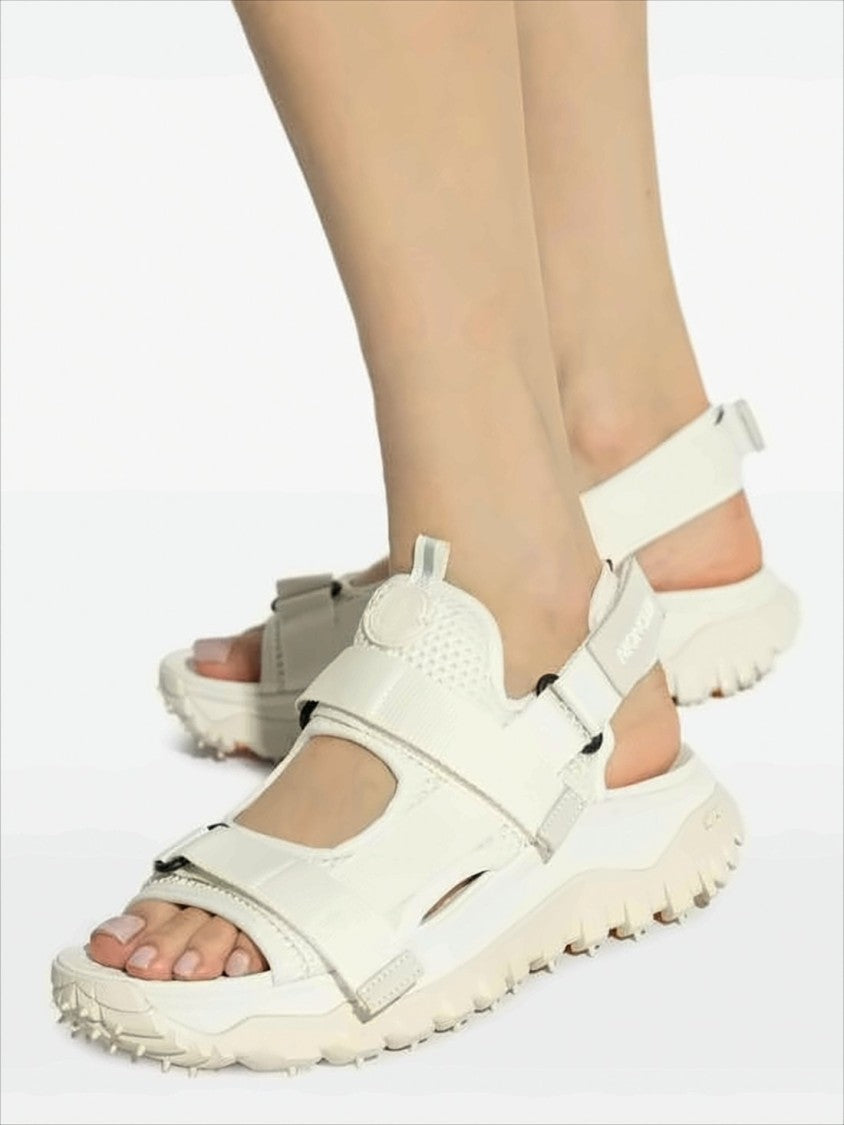 Rugged Textured White Sandals With Adjustable Straps