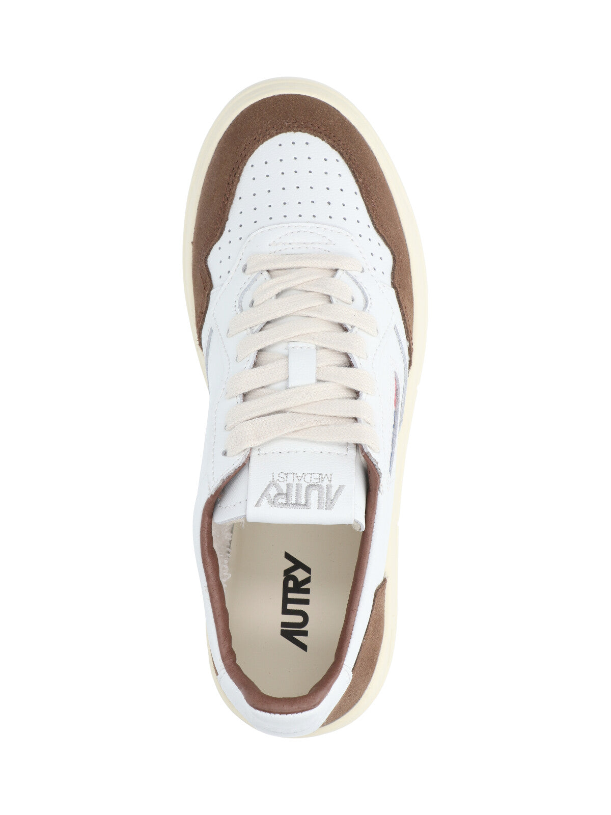 Low-Top White Sneakers With Clean Design And Versatile Appeal