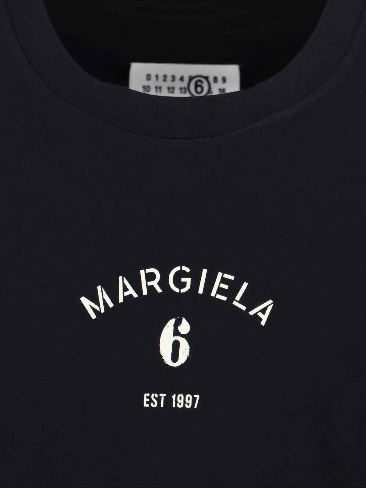Minimalist Cotton Tee with Contrasting Logo