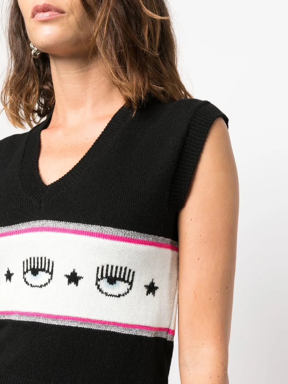 Classic Knit Sweater With Round Neckline And Long Sleeves