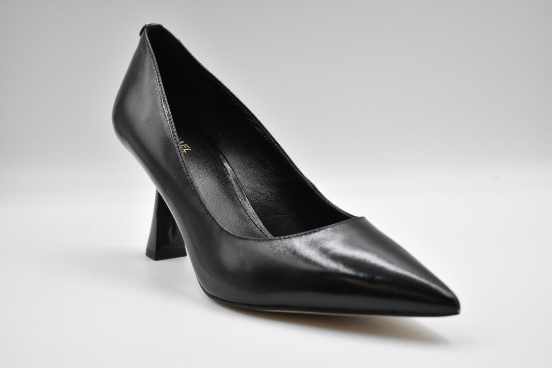 Pointed-Toe Heels With Sculpted Block Heel Design