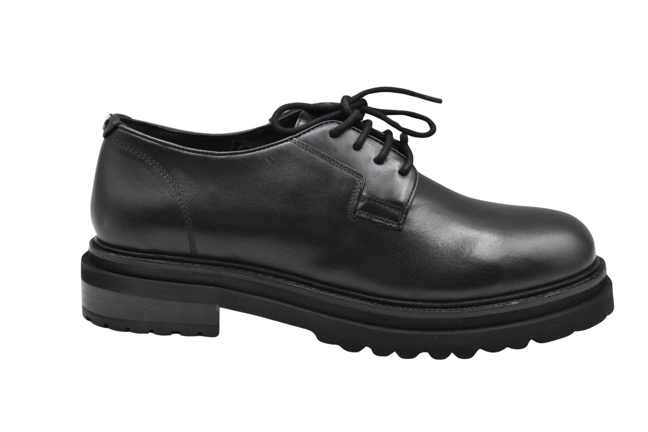 Czarne sznurowane buty ze skóry gładkiej z podeszwą