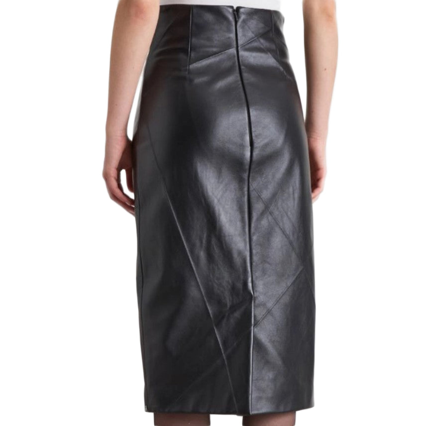 Fitted Black Skirt