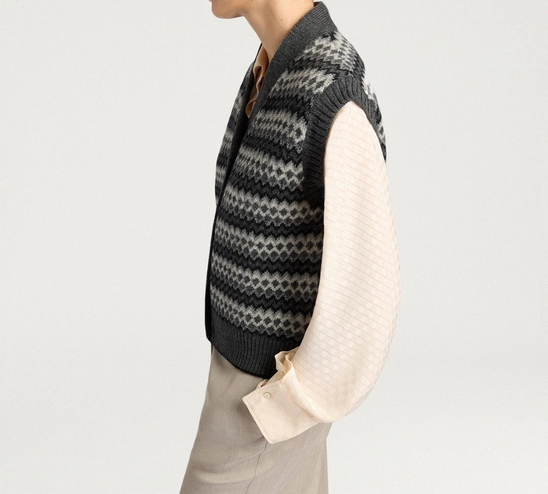 Geometric Zigzag Knit Vest With V-Neck And Button-Down Front