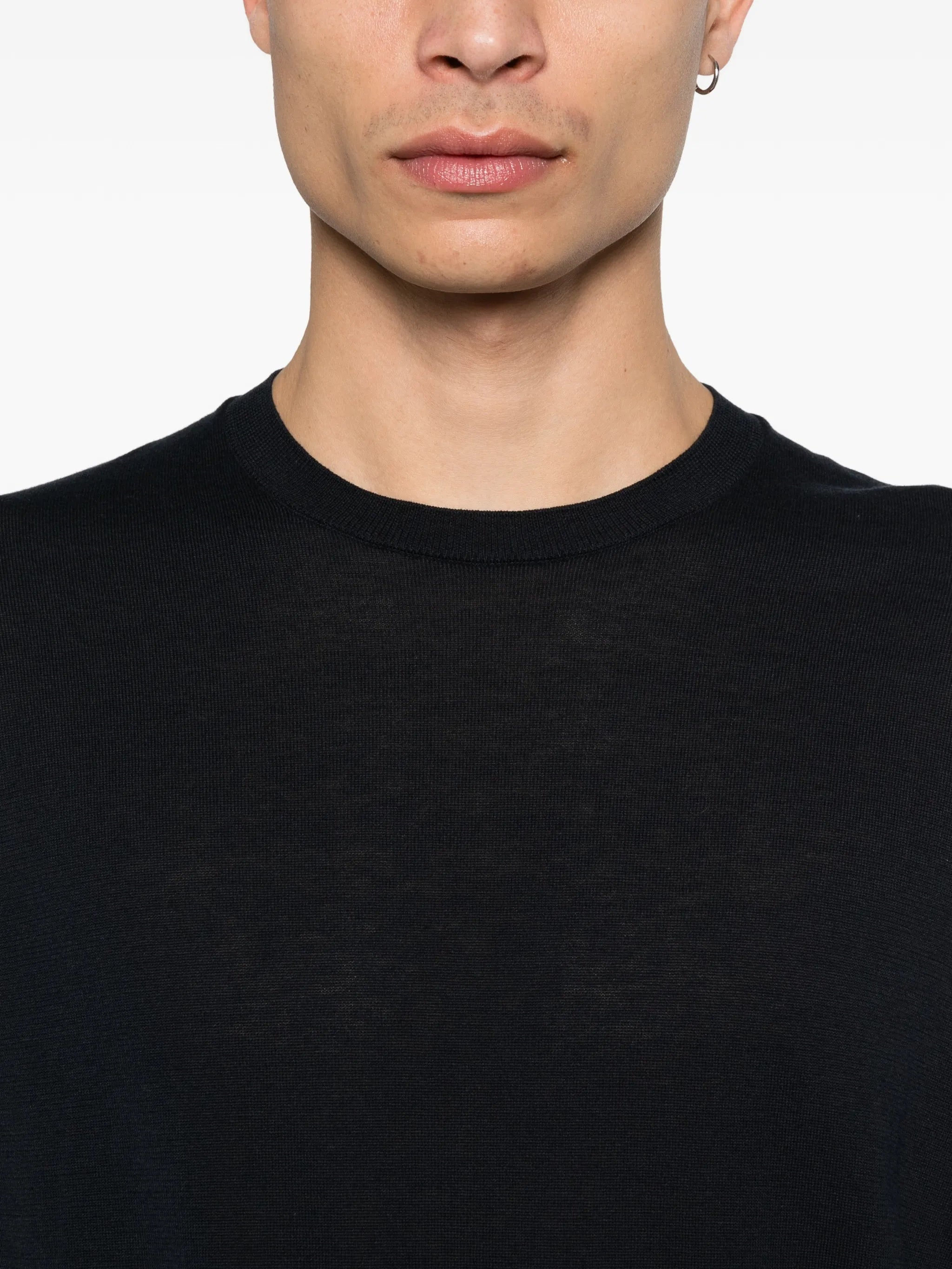 Black Fine-Knit Crew Neck Wool Pullover