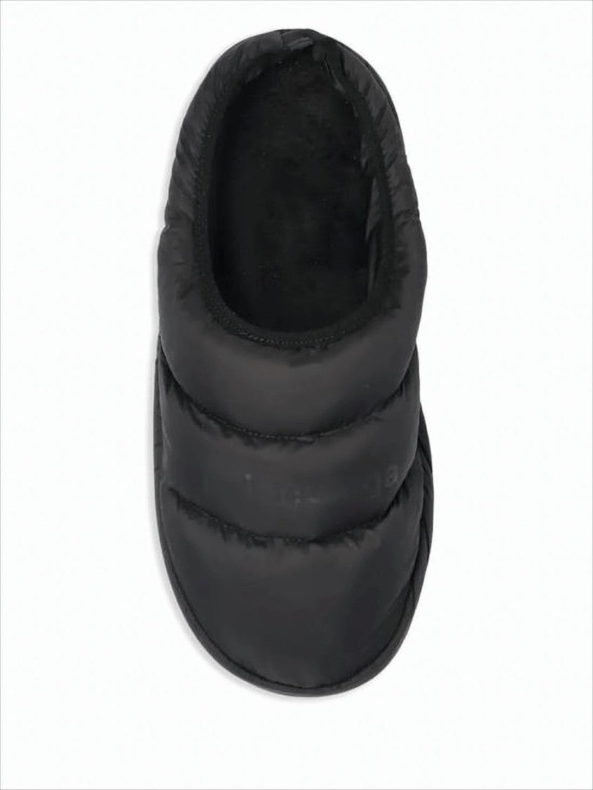 Padded Quilted Black Slippers With Soft Cushioned Upper
