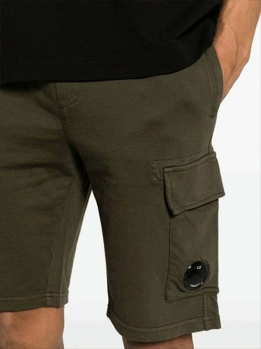 Relaxed Fit Cargo Shorts With Distinctive Lens Detail