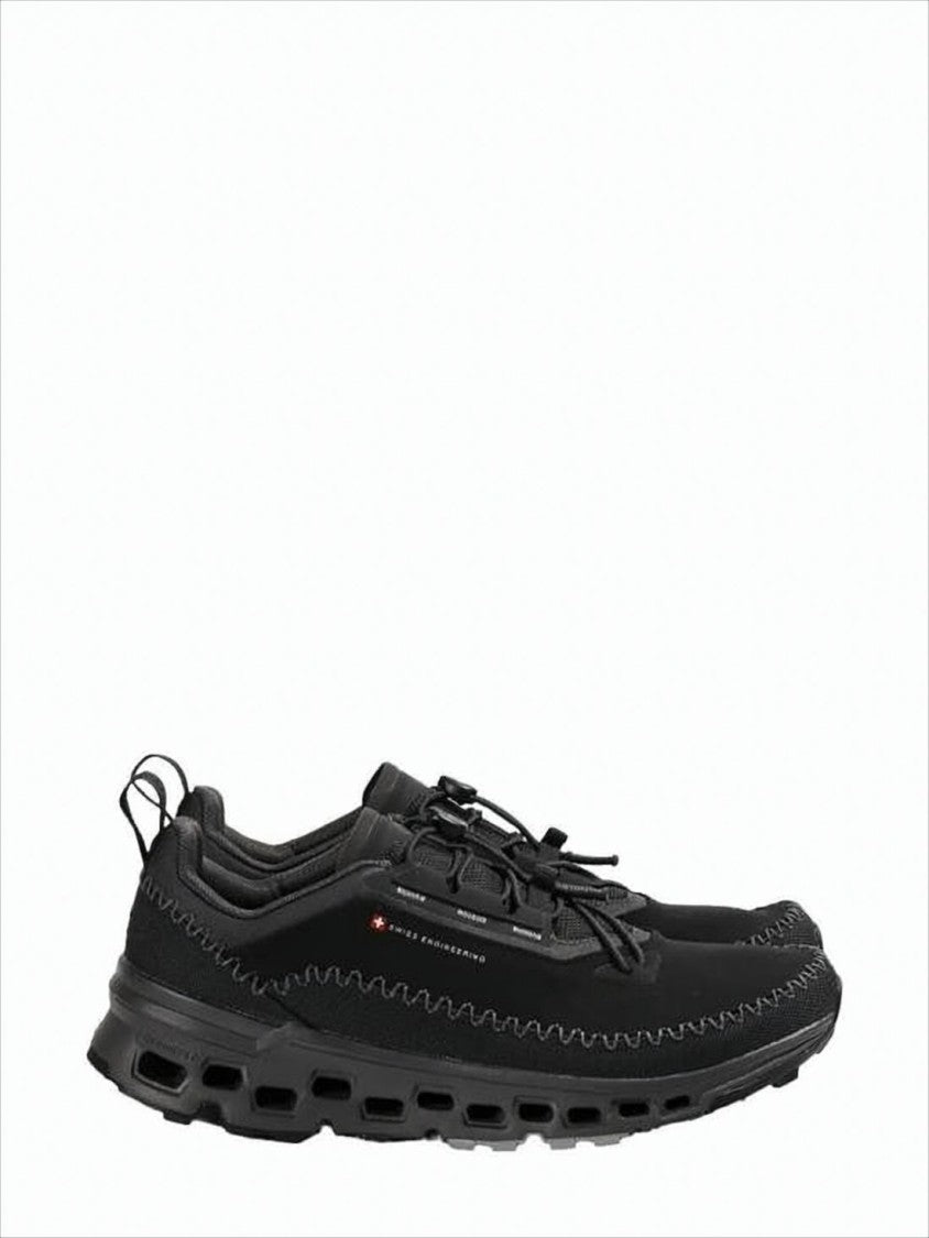 Low-Profile Sustainable Sneakers With Zigzag Stitching