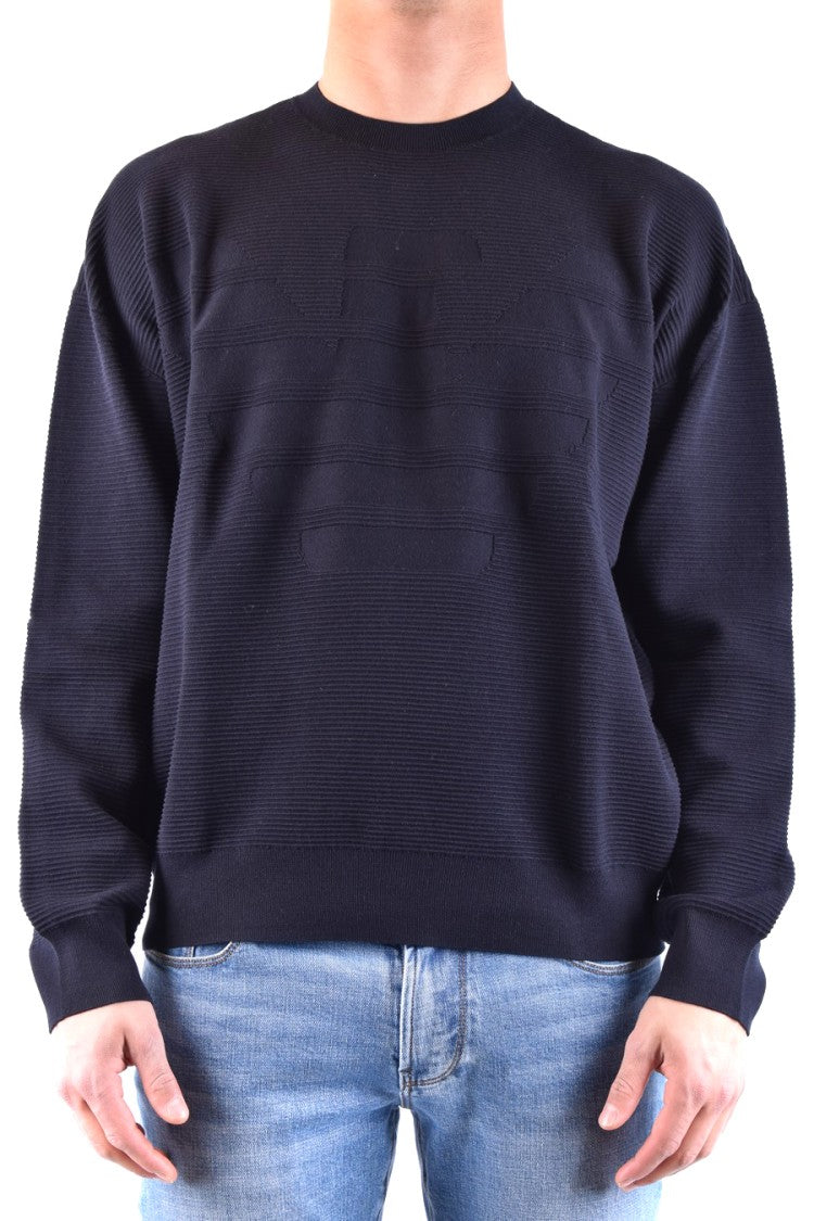 Sweter z prążkowanej dzianiny z tłoczonym logo