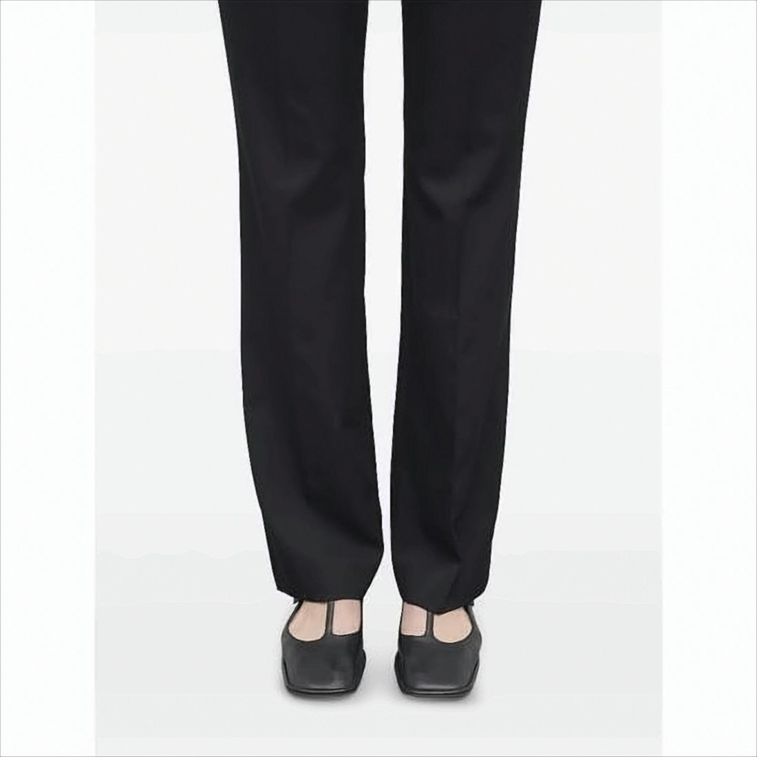 Pointed T-Strap Flat Shoes in Smooth Lamb Leather