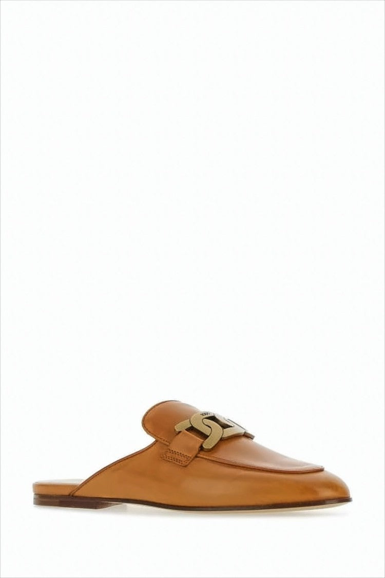 Leather Mule Slipper with Pointed Toe and Metallic Buckle
