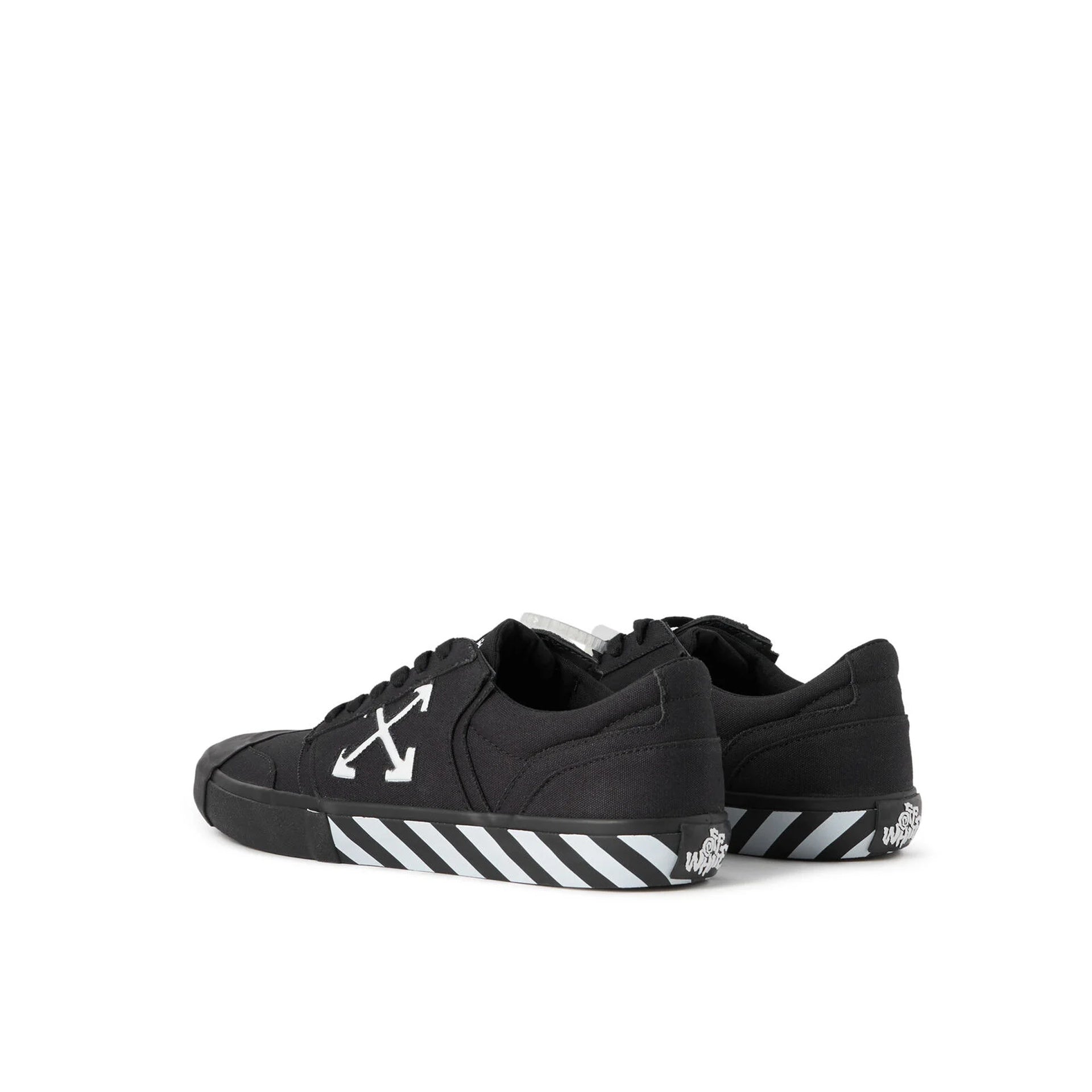 Vulcanized Low Sneakers With Contrasting Sole