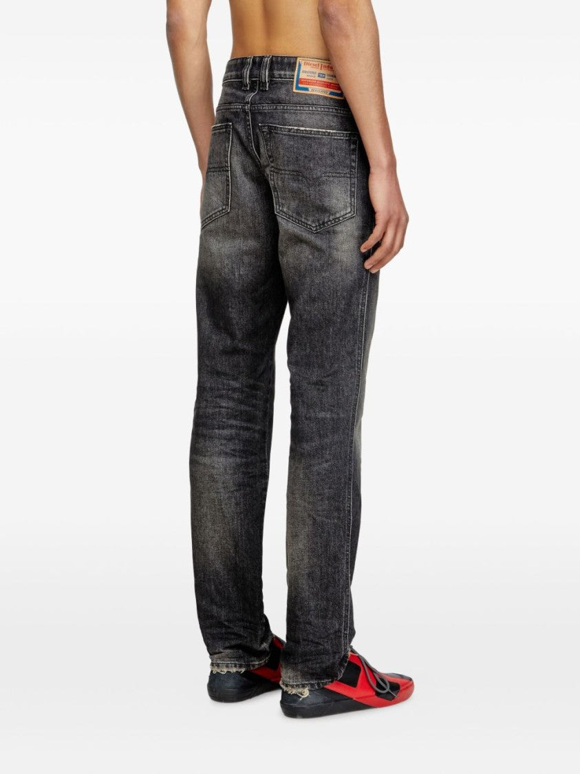 Relaxed Fit Distressed Jeans