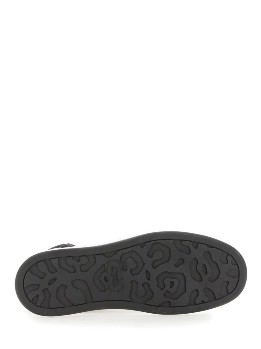 Sneaker With Logo