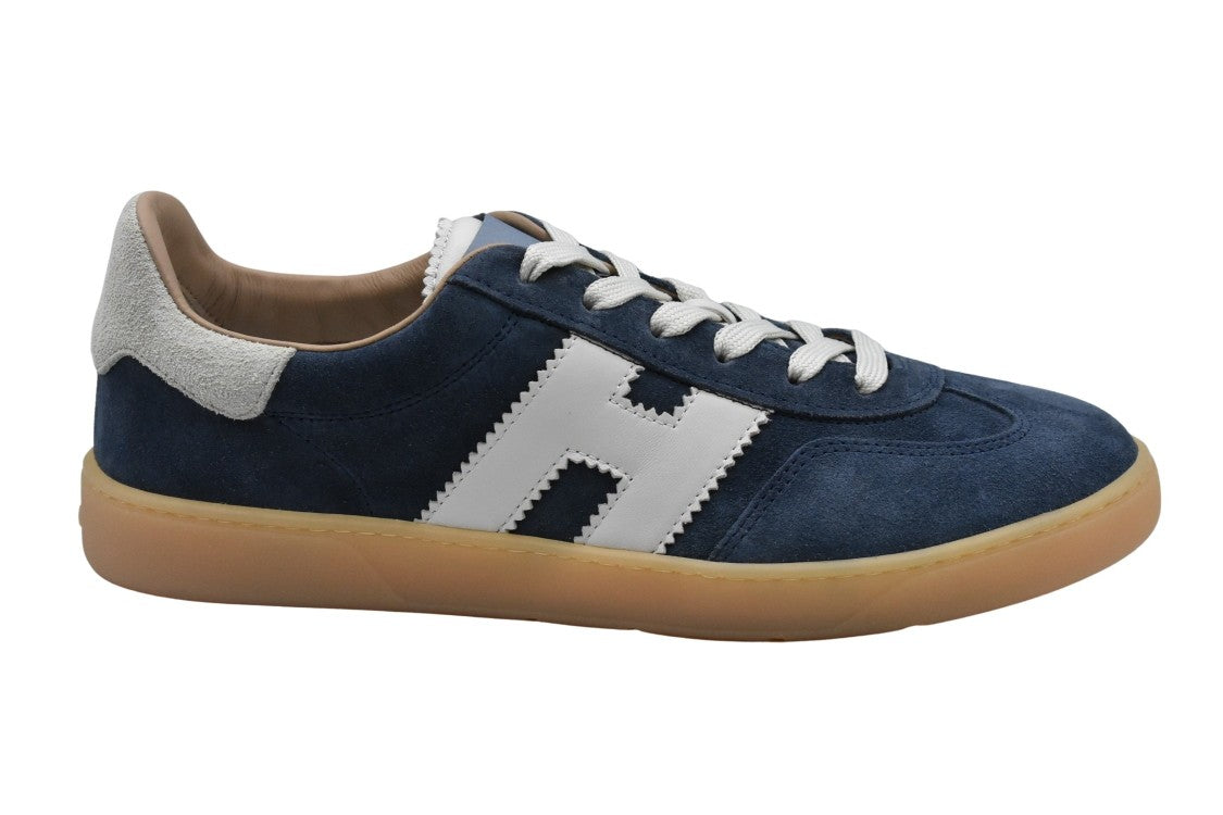 Blue Sneakers With Contrasting Laces