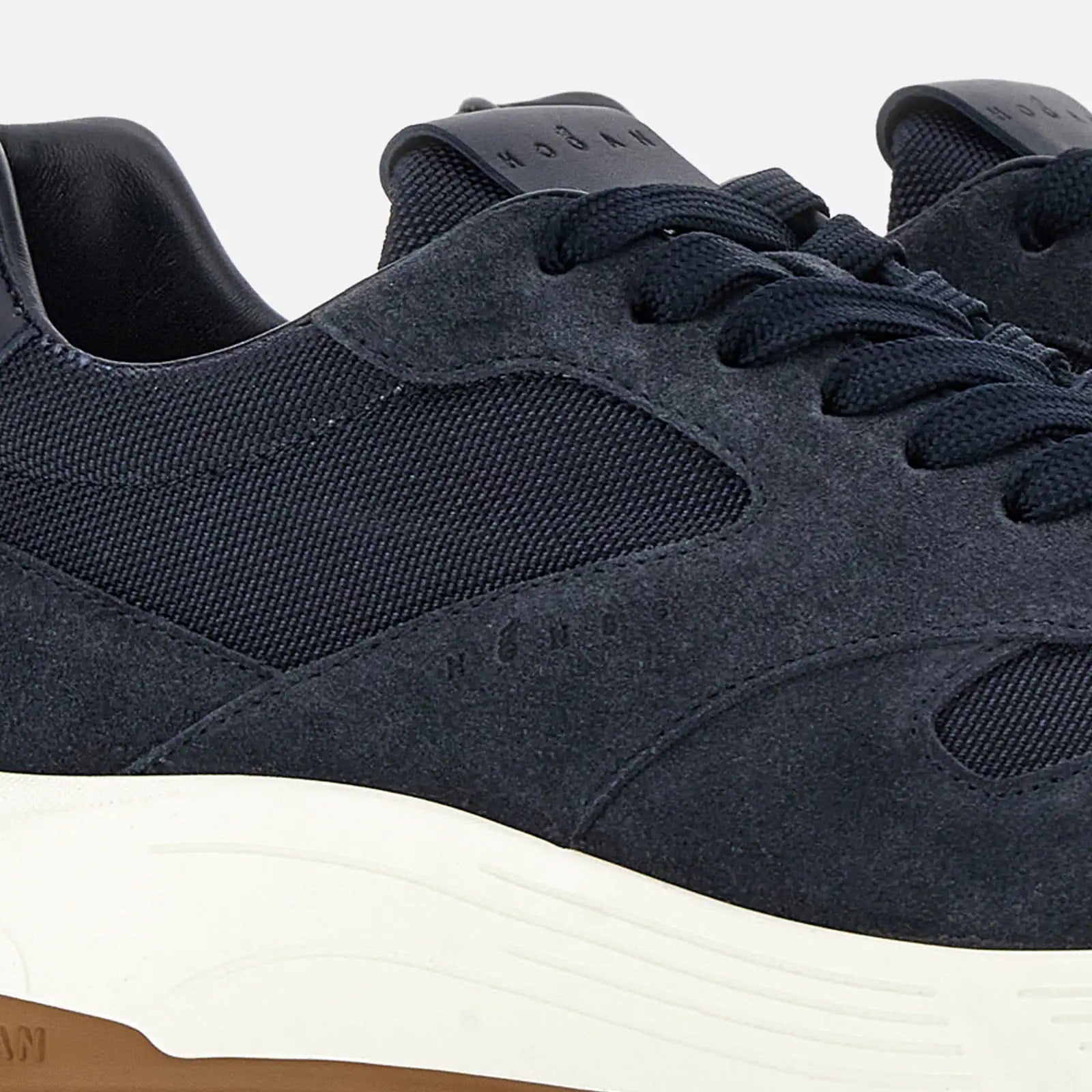 Hyperlight Allacciato Sneakers in Blue